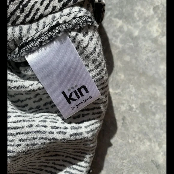 Kin John Lewis monochrome top size 16 - Picture 2 of 6
